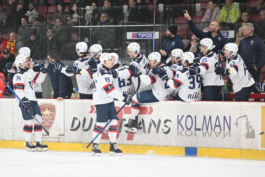 Slovan Bratislava vyhral piaty z uplynulých šiestich stretov. Slovan Bratislava vyhral piaty z uplynulých šiestich stretov.