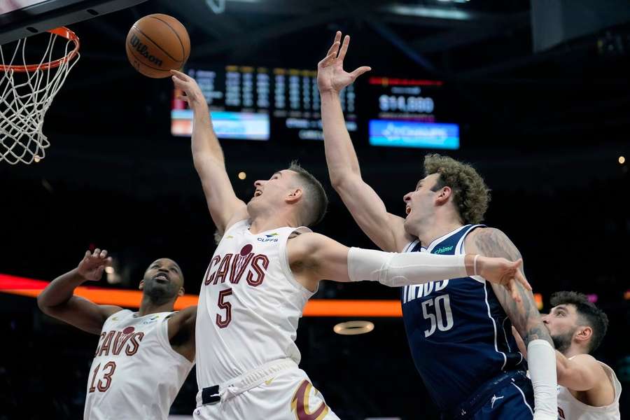 Los Cavaliers se imponen a Dallas de forma contundente.