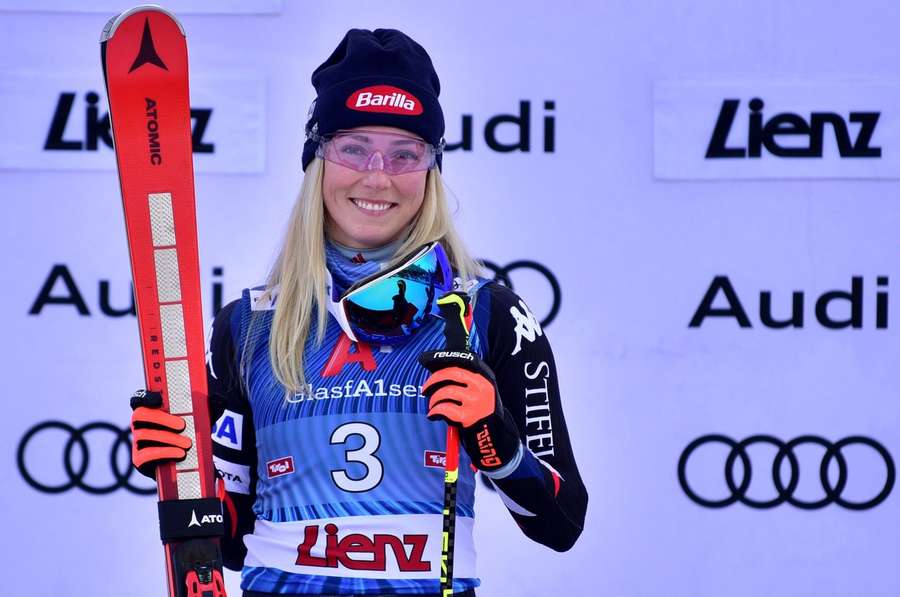 Shiffrin kan wederom lachen op de hoogste trede van het podium