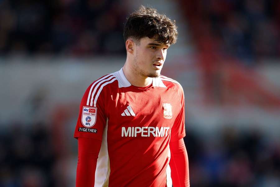 Motherwell land Bristol City defender Knight-Lebel on loan Motherwell land Bristol City defender Knight-Lebel on loan