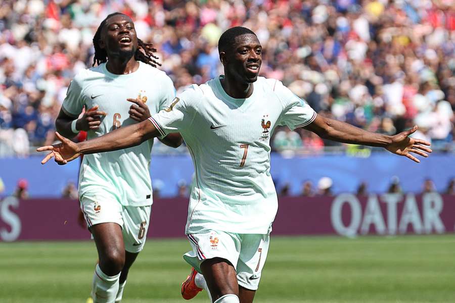 Ousmane Dembélé anotou três gols na última vitória francesa