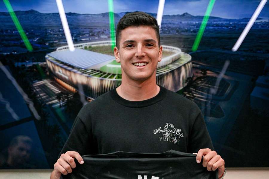 Martim Neto assinou pelo Elche