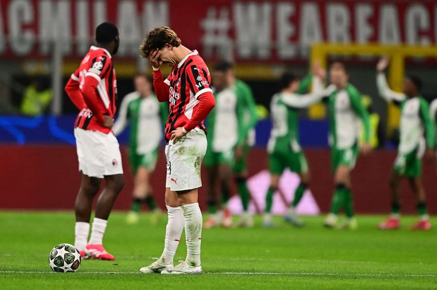 Šok na úvod play off Ligy mistrů. Feyenoord slaví senzační postup, AC Milán v soutěži končí