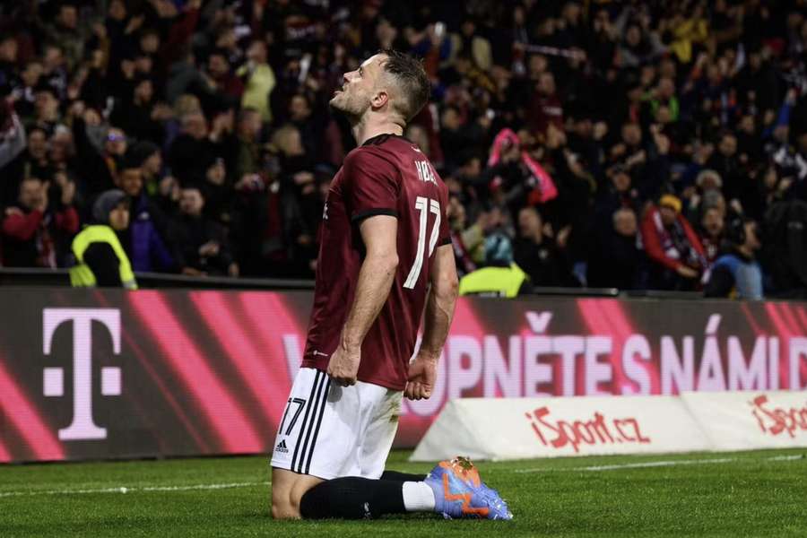Casper Höjer si v sezoně připsal dva góly a osm asistencí.