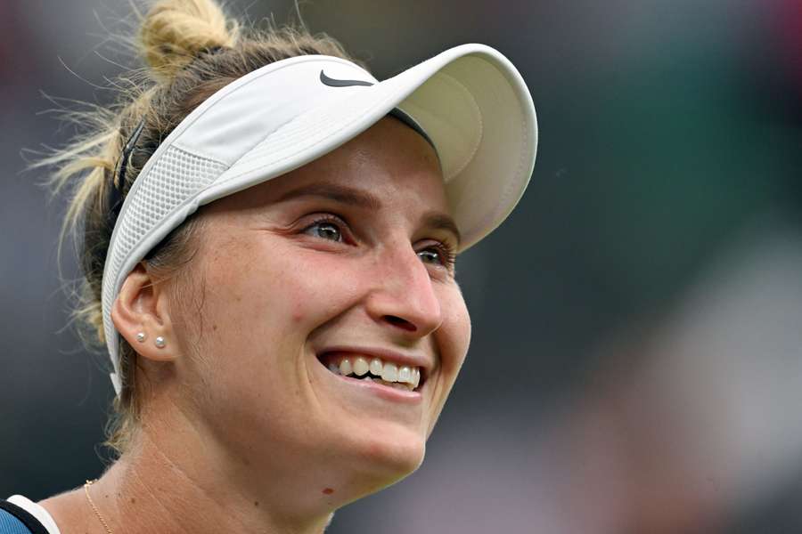 Vondrousova glundert na haar overwinning op Pegula