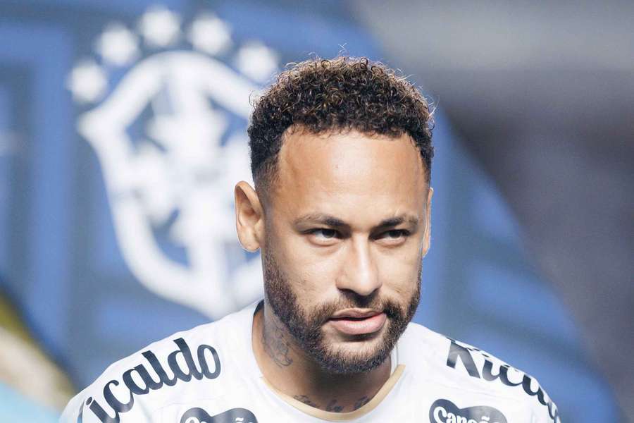 Neymar não enfrenta Palmeiras no clássico de ida da Copa do Brasil