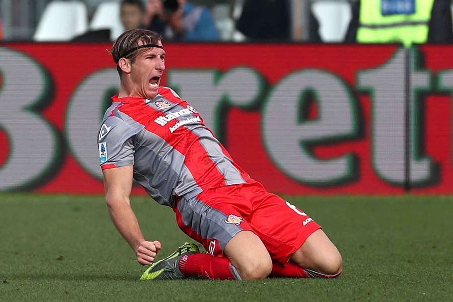 Colpo Cremonese e beffa Como: Baschirotto firma il pari e tiene imbattuti i grigiorossi