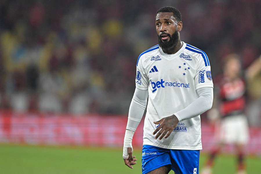 Gerson teve atuação completamente apagada no Maracanã