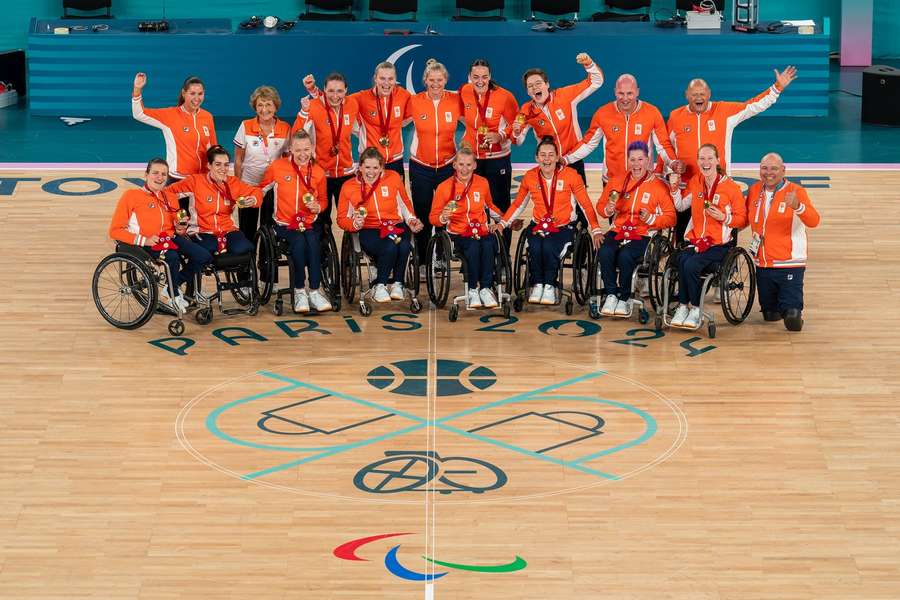 De laatste gouden medaille werd behaald door de rolstoelbasketbalsters