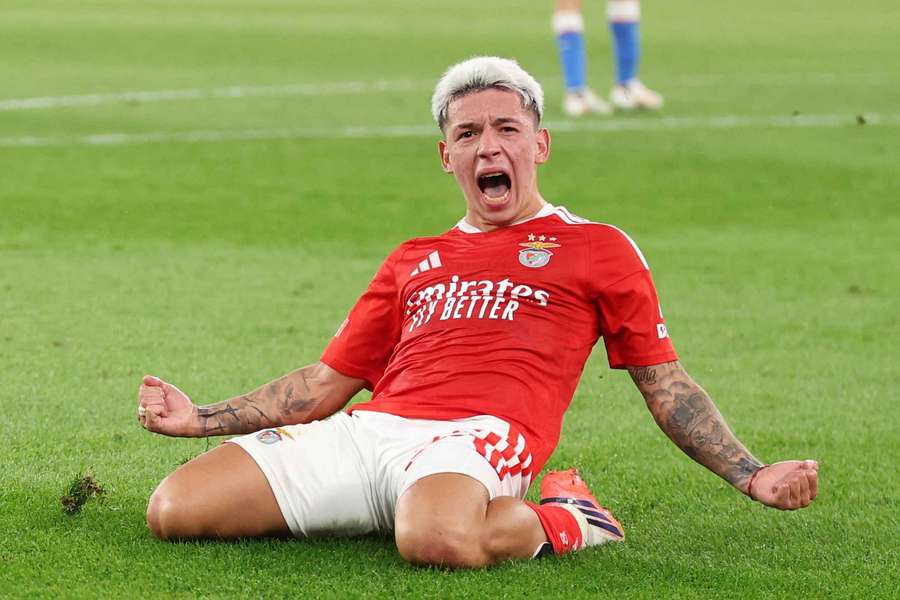 Prestianni celebra su gol