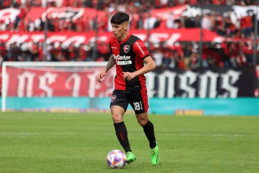 Brian Aguirre foi formado no Newell's Old Boys