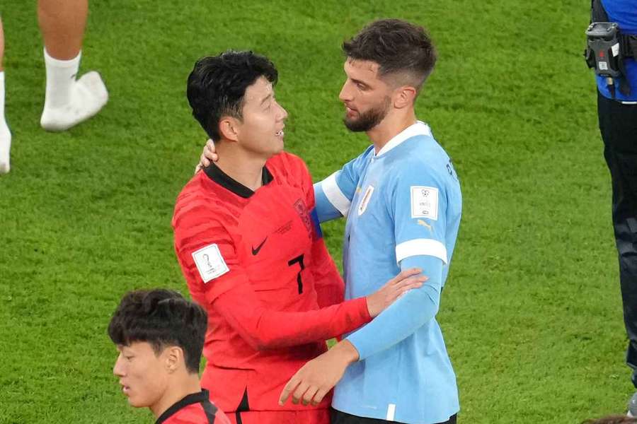 Heung-Min Son und Rodrigo Bentancur.