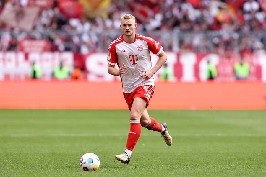 Matthijs de Ligt. w akcji dla Bayernu Monachium