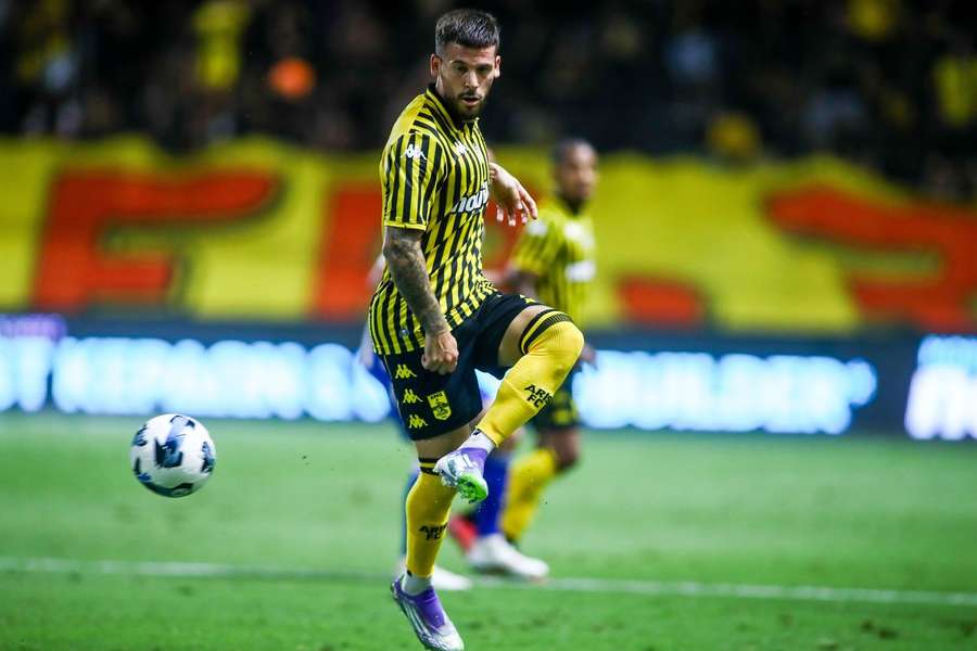 Carles Pérez, durante un partido con el Aris Carles Pérez, durante un partido con el Aris