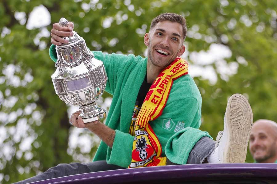 Go Ahead Eagles goalkeeper Jari De Busser celebrates winning the KNVB Beker Go Ahead Eagles goalkeeper Jari De Busser celebrates winning the KNVB Beker