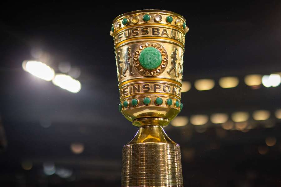 Das Objekt der Begierde: Der berühmte DFB-Pokal.
