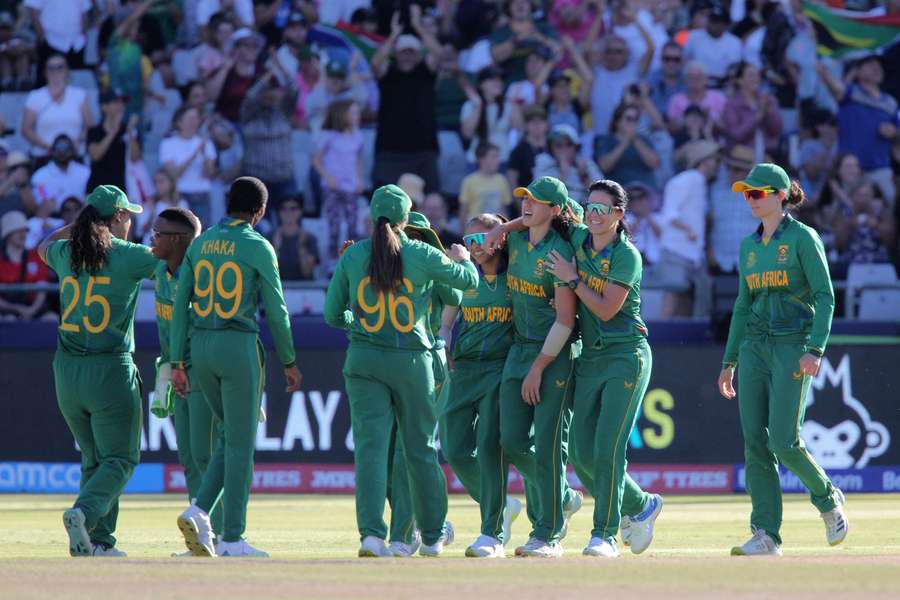 South Africa stunned England at a packed Newlands to book their place in Sunday's final against Australia