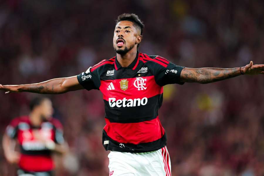 Flamengo tem ataque de ponta para as oitavas Flamengo tem ataque de ponta para as oitavas