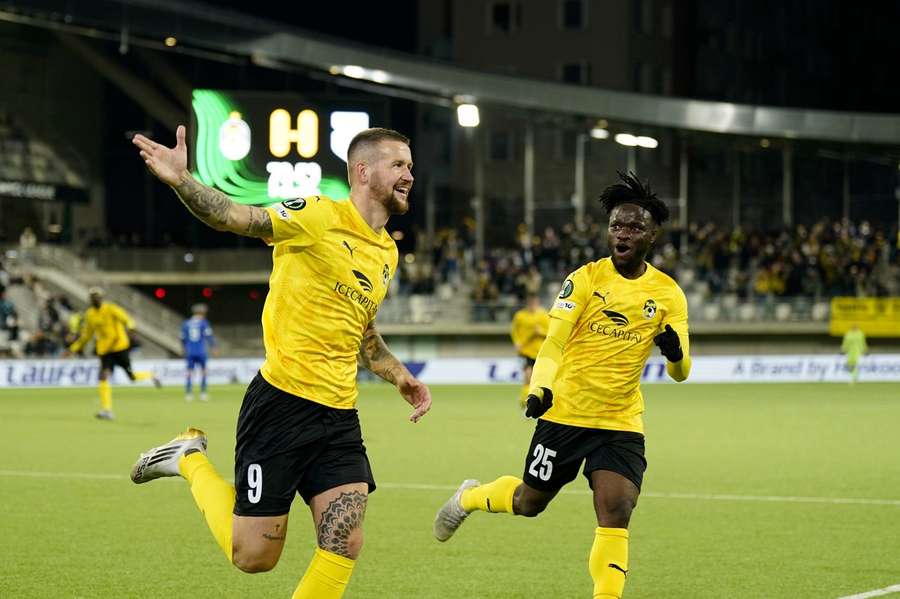 KuPS celebrate the opening goal