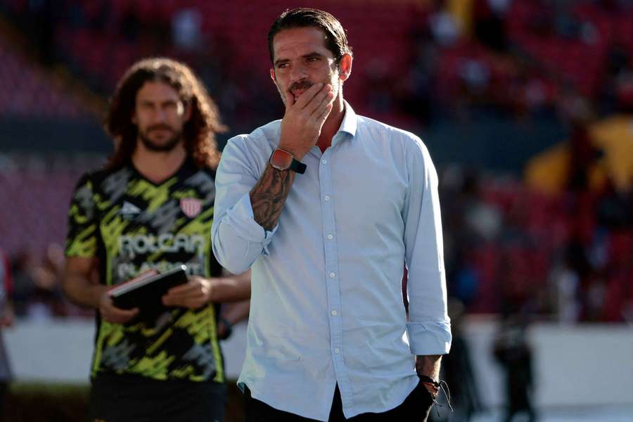 Gago se frustra en el Necaxa