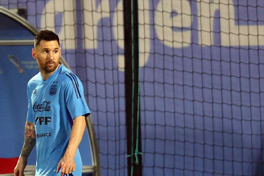 Apesar de ausência em atividade, Messi não seria preocupação para estreia, aponta imprensa argentina
