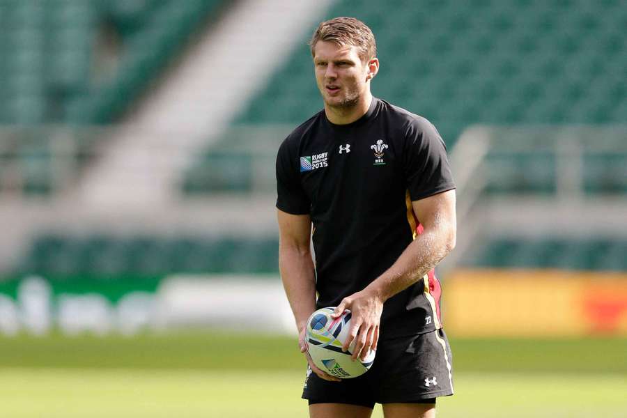 Dan Biggar in training with Wales