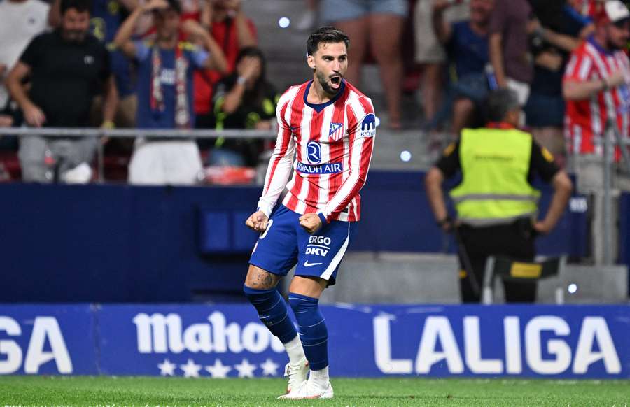 Álex Baena celebra su gol en la primera Jornada de LaLiga Álex Baena celebra su gol en la primera Jornada de LaLiga