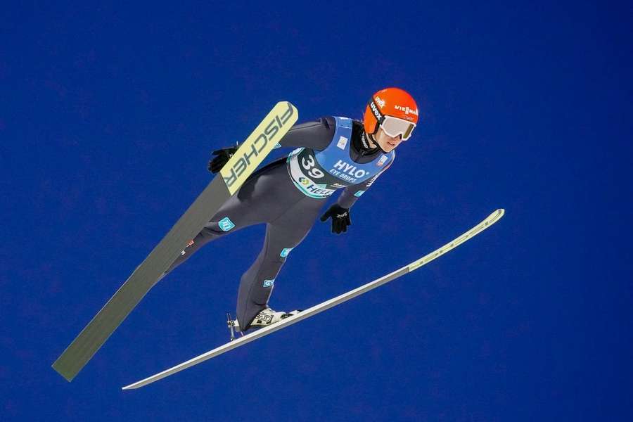 Skispringerin Althaus ist nach Sturz mit dem Schrecken davon gekommen und blieb unverletzt