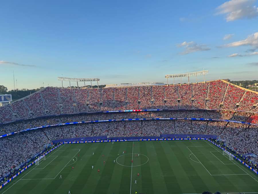 Así estaba el estadio al inicio Así estaba el estadio al inicio