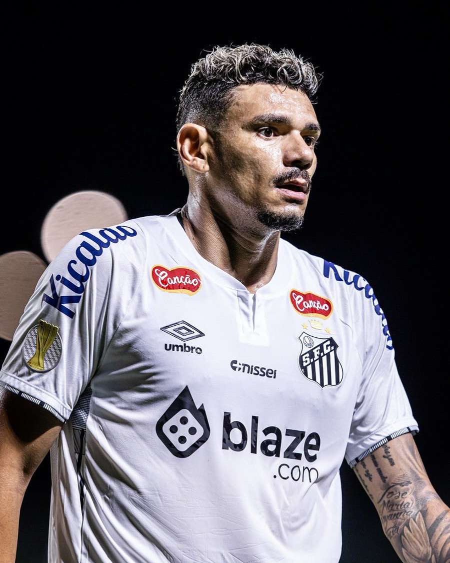 Tiquinho Soares, o novo camisola 9 do Santos