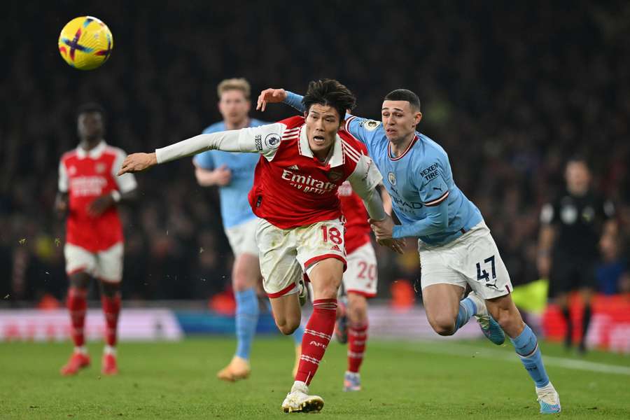 Arsenal și City se duelează de la distanță pentru primul loc