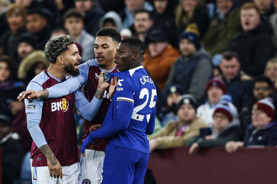 Aston Villa smider 2-0-føring og kostbare point mod Chelsea