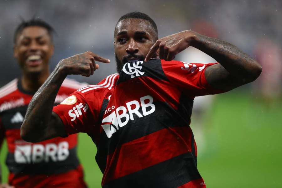 Gerson abriu o placar com um golaço