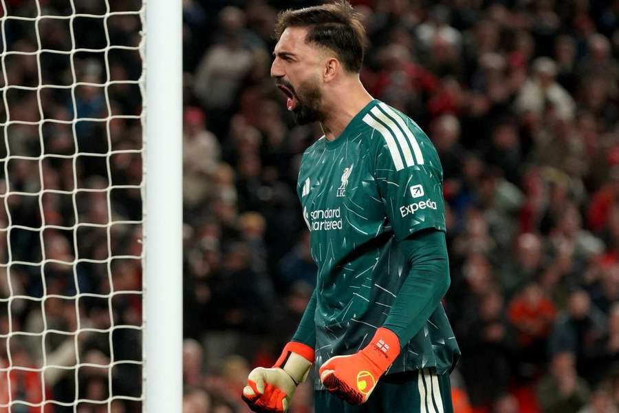 Mamardashvili defendeu o pênalti de Emegha na disputa entre Liverpool e Chelsea Mamardashvili defendeu o pênalti de Emegha na disputa entre Liverpool e Chelsea