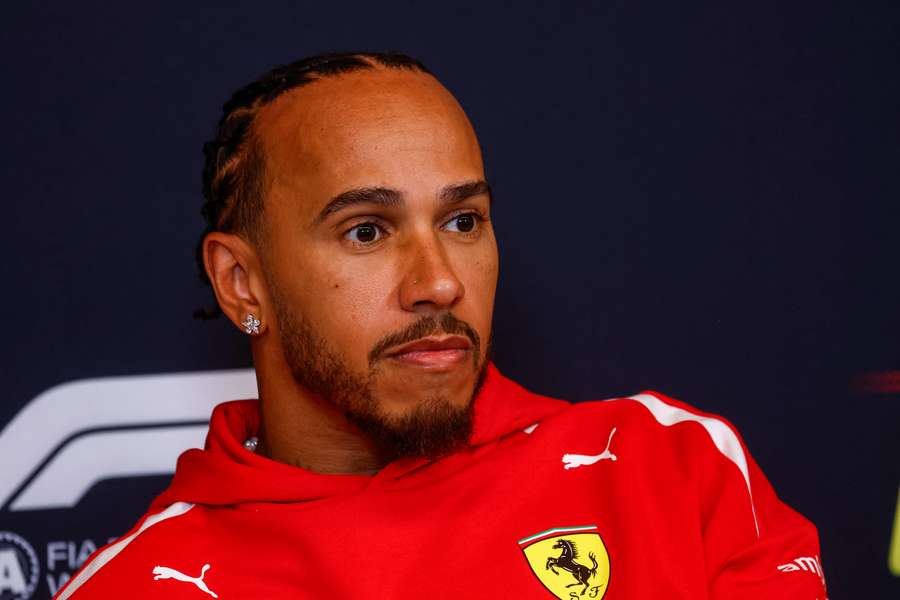 Lewis Hamilton respinge total zvonurile potrivit cărora ar urma să se retragă din Formula 1 Lewis Hamilton respinge total zvonurile potrivit cărora ar urma să se retragă din Formula 1