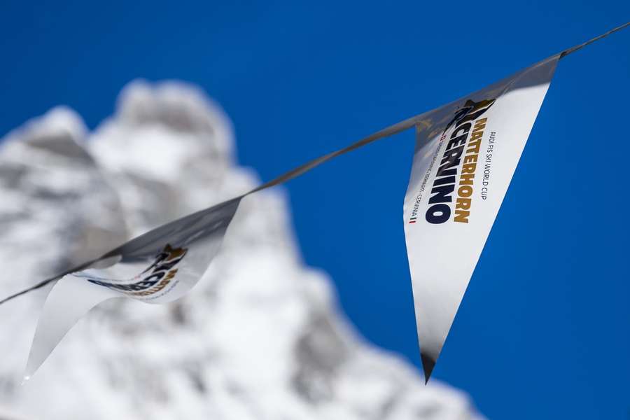Pod Matterhornem fouká silný vítr.