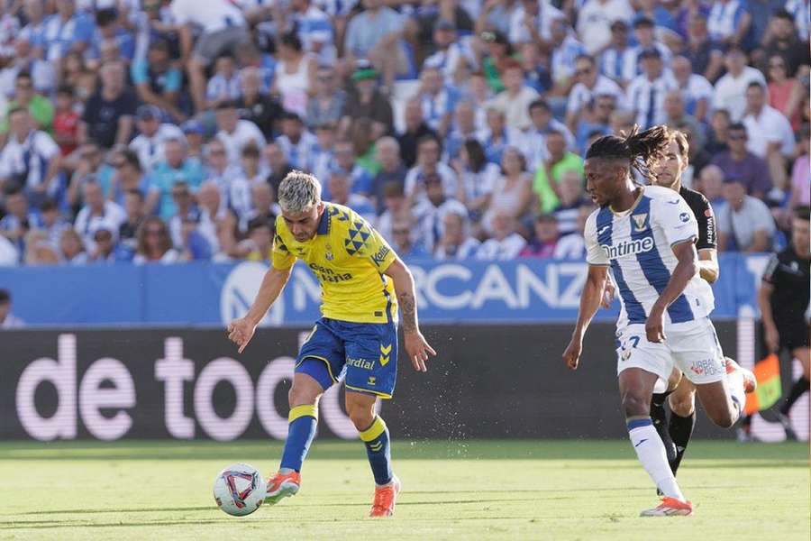 DONE DEAL: Villarreal sign Las Palmas midfielder Moleiro DONE DEAL: Villarreal sign Las Palmas midfielder Moleiro