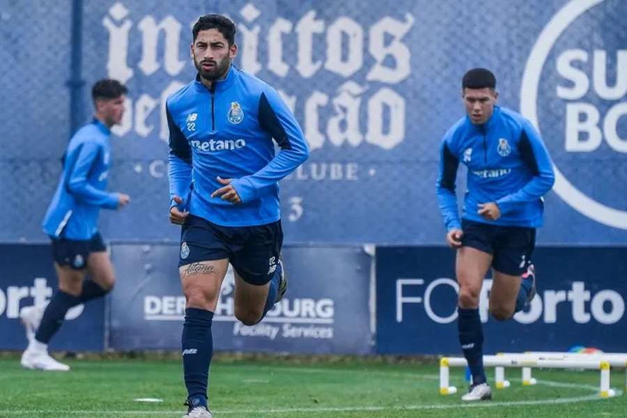 Alan Varela está de regresso às opções de Vítor Bruno