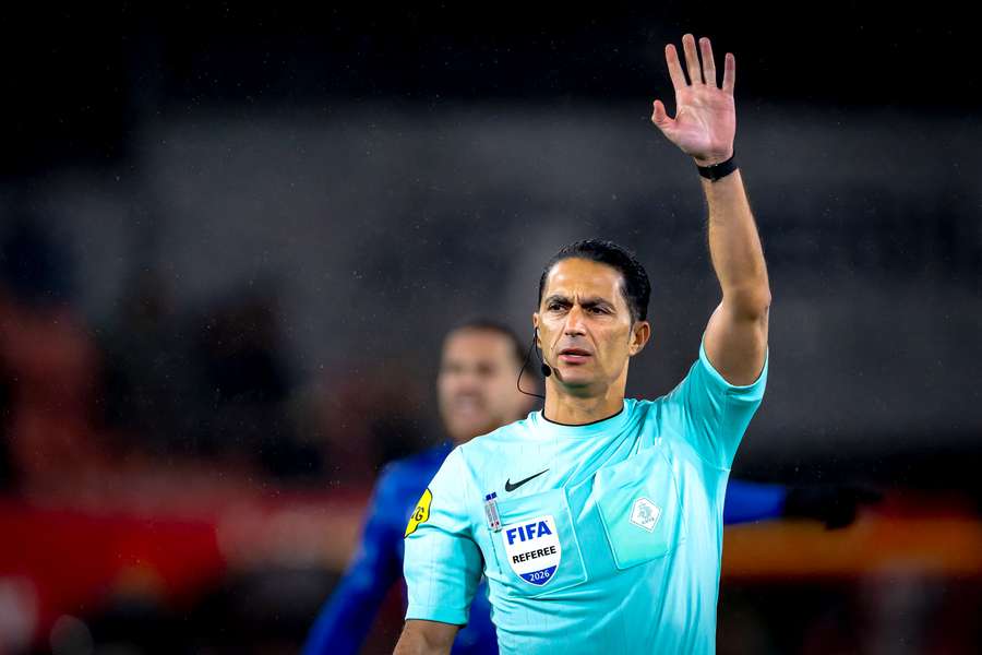 Serdar Gözübüyük vai estar no Juventus - Benfica