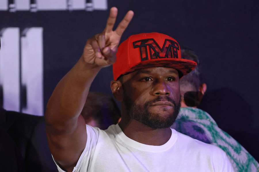 Boxe: Mayweather annonce son retour professionnel sur les rings