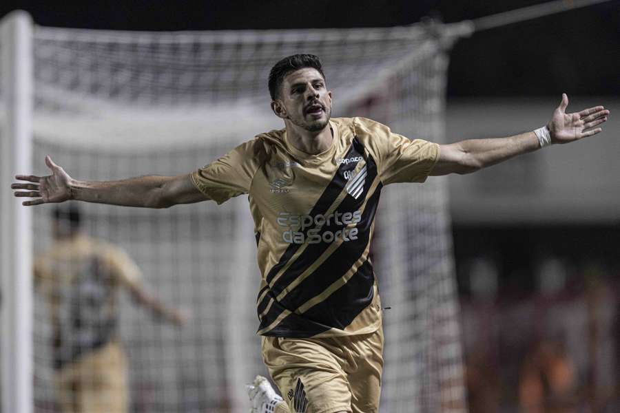 Lucas Di Yorio fez o gol da virada do Athletico-PR