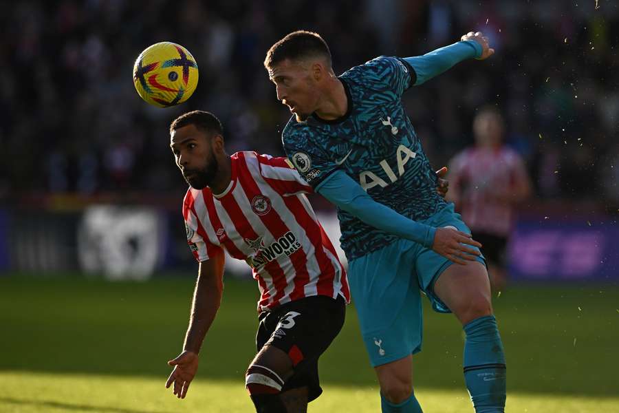 Brentford e Tottenham empataram no regresso da Premier League