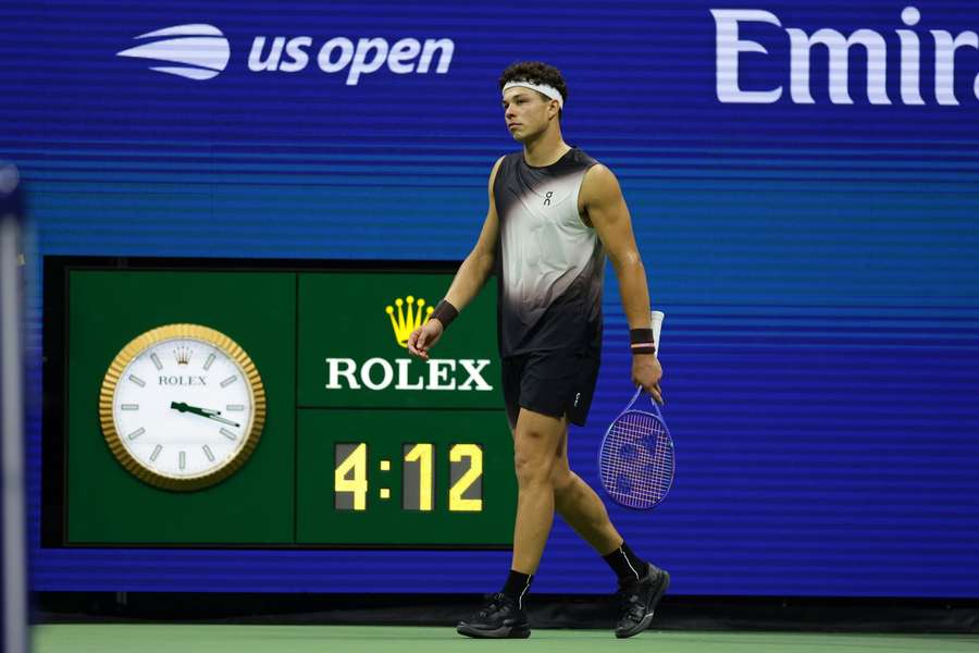 Critici dure la adresa US Open: „De ce trebuie un meci să dureze cinci sau șase ore? E o aberație!” Critici dure la adresa US Open: „De ce trebuie un meci să dureze cinci sau șase ore? E o aberație!”