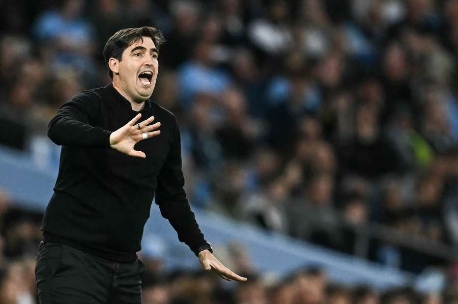 Andoni Iraola spoke to the press on Friday