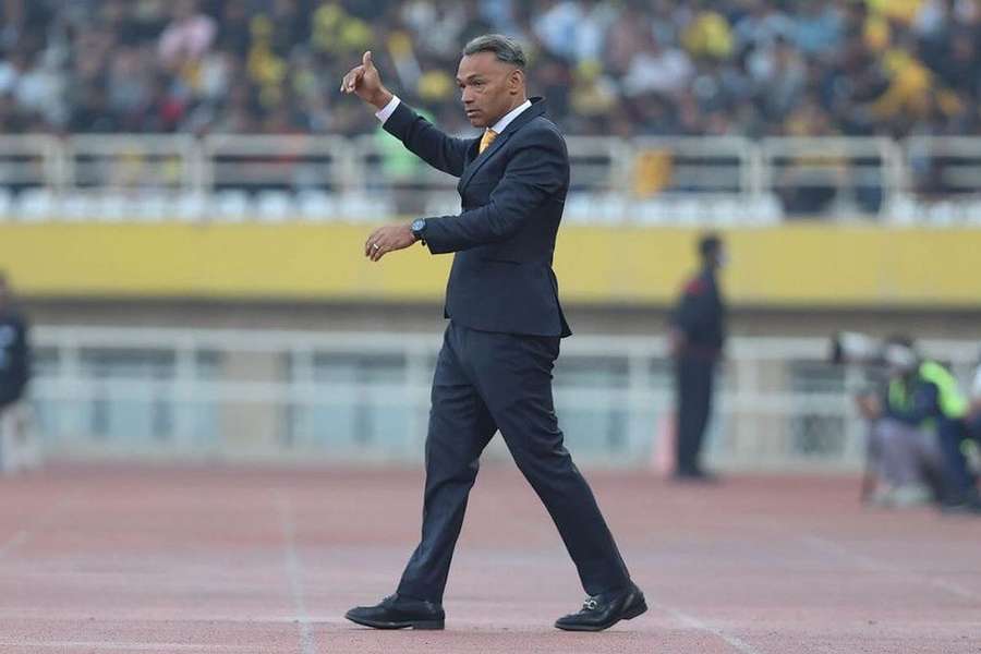 Sepahan, de José Morais, vence, mas Persepolis garante o título na última  jornada