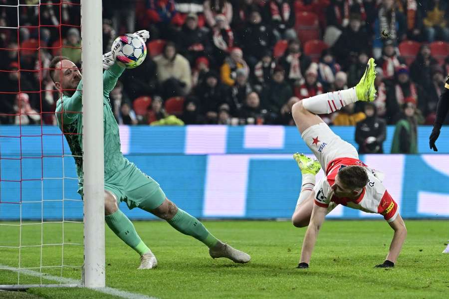 Holec predviedol skvelý reflex pri pokuse Douděru.