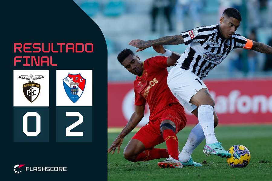 Murilo, autor do golo do Gil Vicente, em disputa com Carlinhos Murilo, autor do golo do Gil Vicente, em disputa com Carlinhos