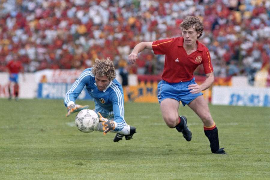 Jean Marie Pfaff devant Emilio Butragueno