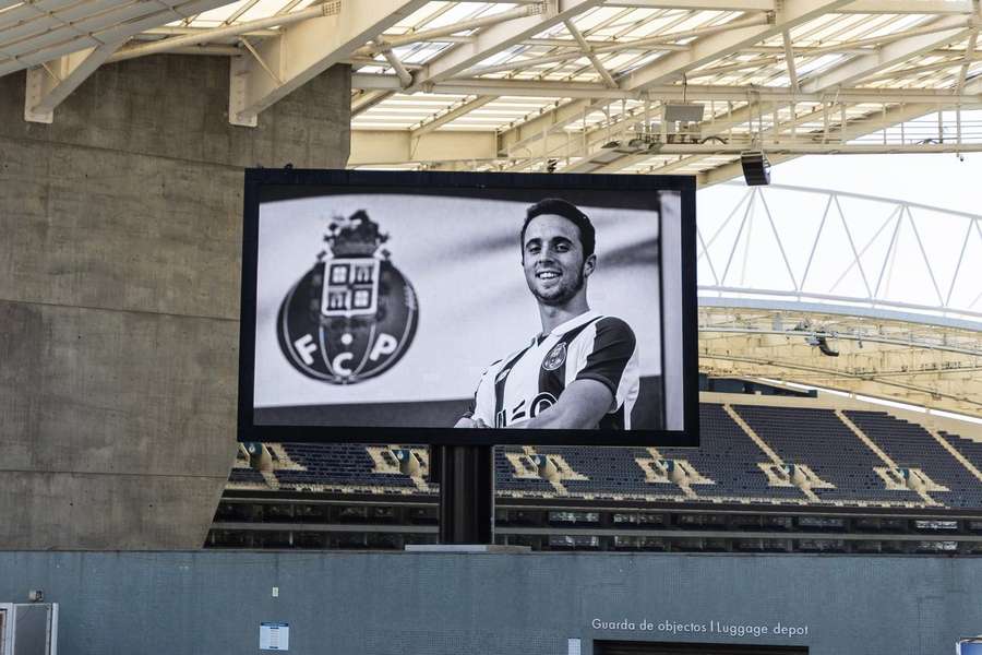 Diogo Jota homenageado pelo FC Porto