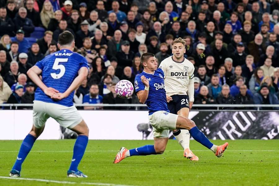 Jarrod Bowen vyrovnával proti Evertonu na konečných 1:1.
